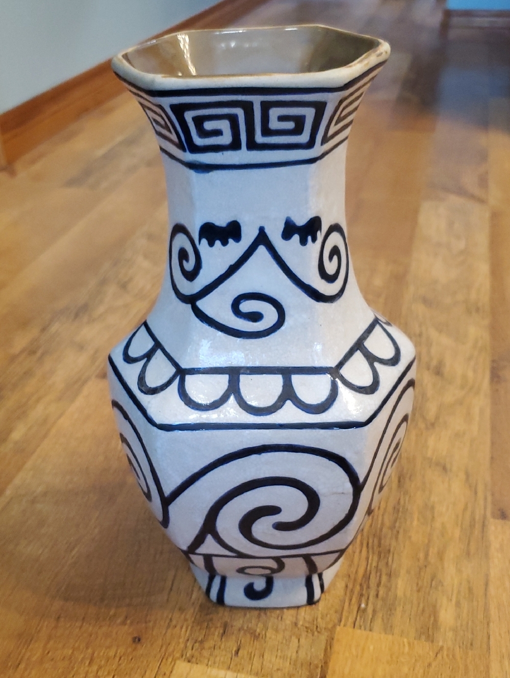 Handcrafted 14" White and Black Crackle Decorative Vase Animal Native American - Picture 5 of 10